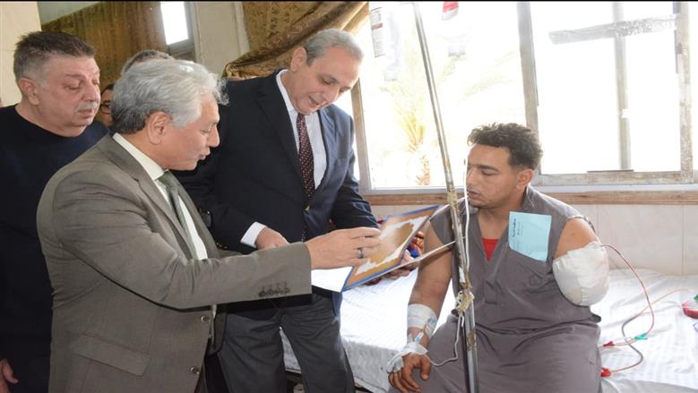 محافظ الغربية يوفر معاش شهري وفرصة عمل جديدة لضحية نمر السيرك